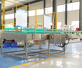 潤滑油灌裝機上桶平臺，自動供瓶機客戶現(xiàn)場視頻